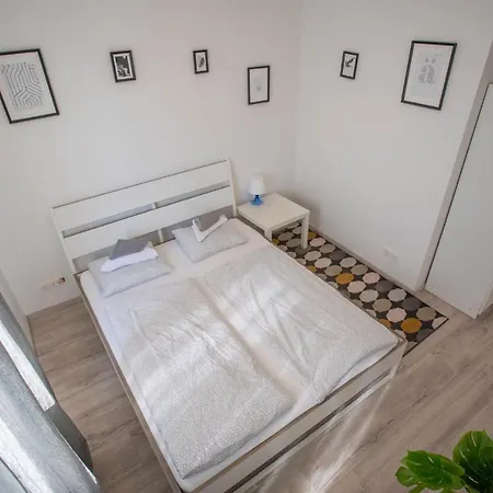 In The Center Инсбрук